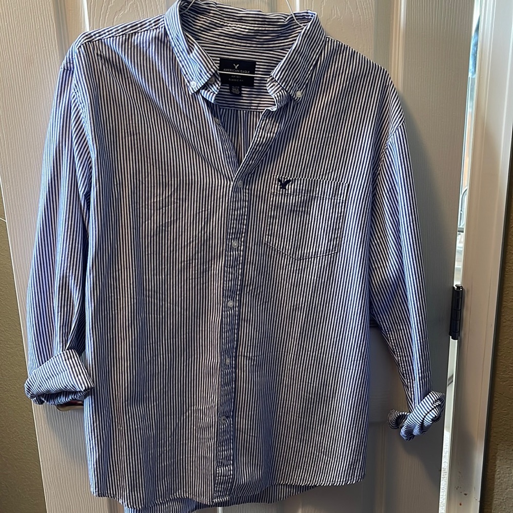 American Eagle Blue and white button down men’s shirt